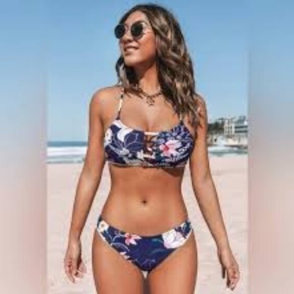 Cupshe NWT L Navy Floral CutOut